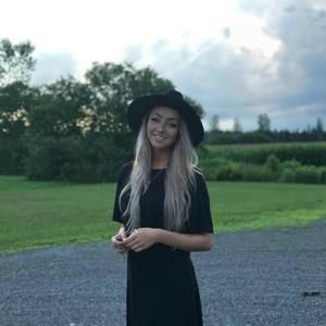 Meet your Posher, Elizabeth